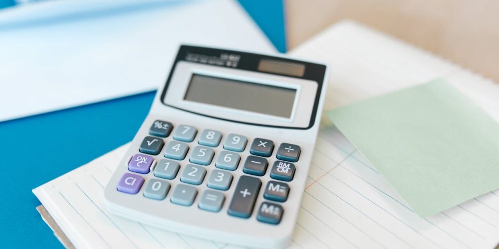 Paie internalisée vs externalisée : quels sont les bénéfices à long terme ?