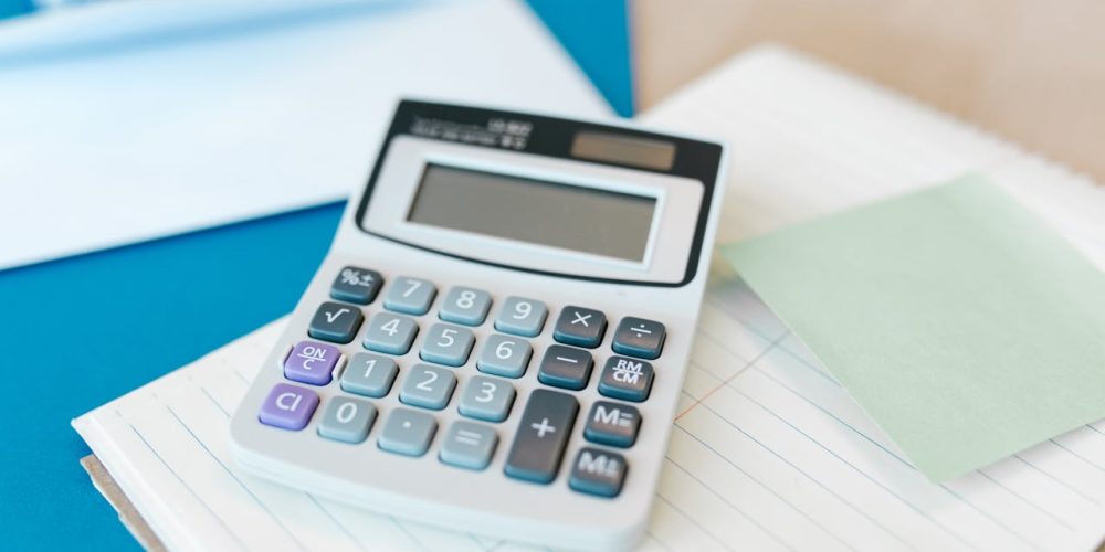 Paie internalisée vs externalisée : quels sont les bénéfices à long terme ?